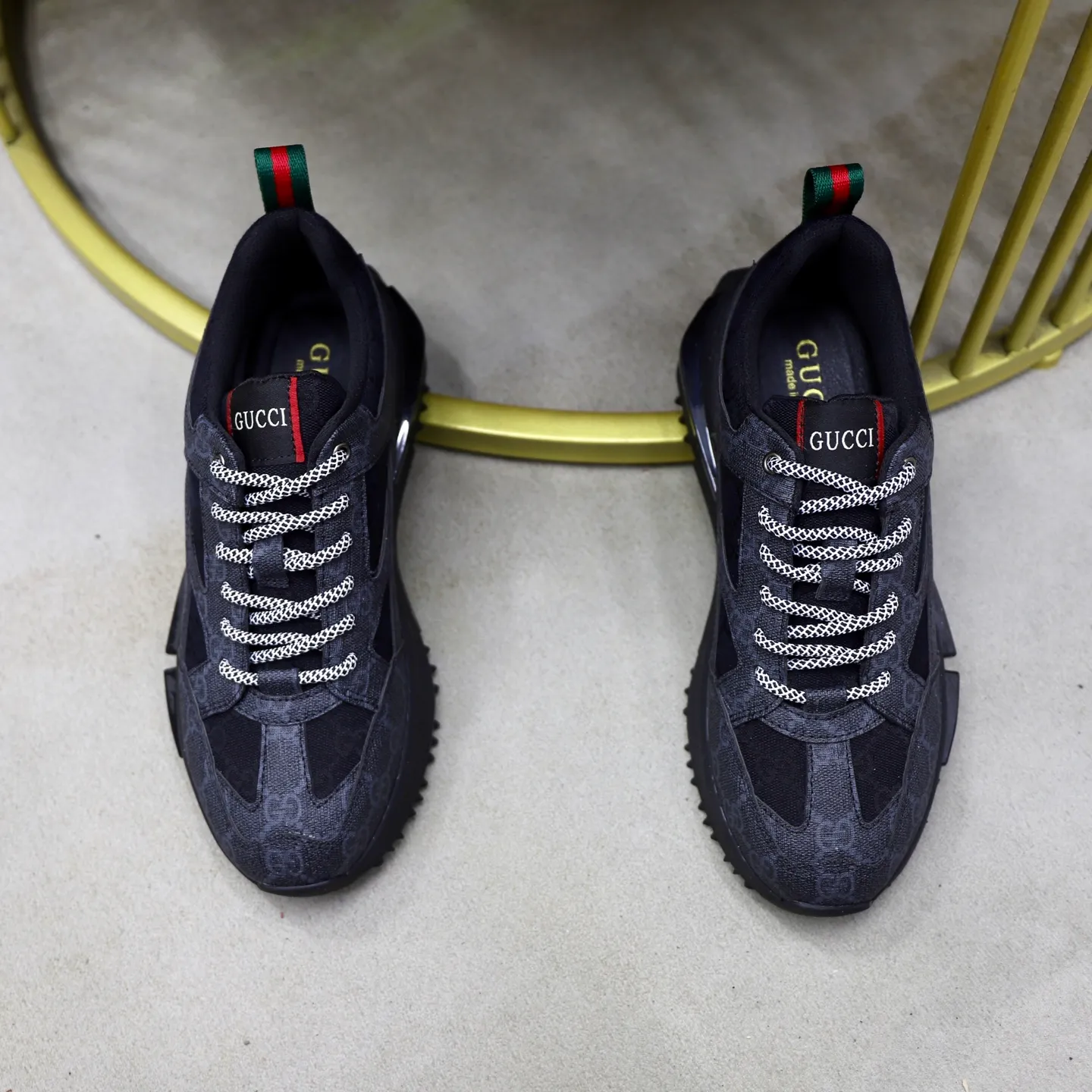 Men's shoes: 462💰🙅‍♂️🙅‍♂️🙅‍♂️ Brand: GUCCI Standard code: 38-44 (45 customized) Grade: Same as the official website Material: Original leather splicing Comfortable and breathable lining Original wear-resistant outsole Style category: Men's fashionable casual shoes Running sneakers Noble luxury brand elements Top luxury Color: actual picture color